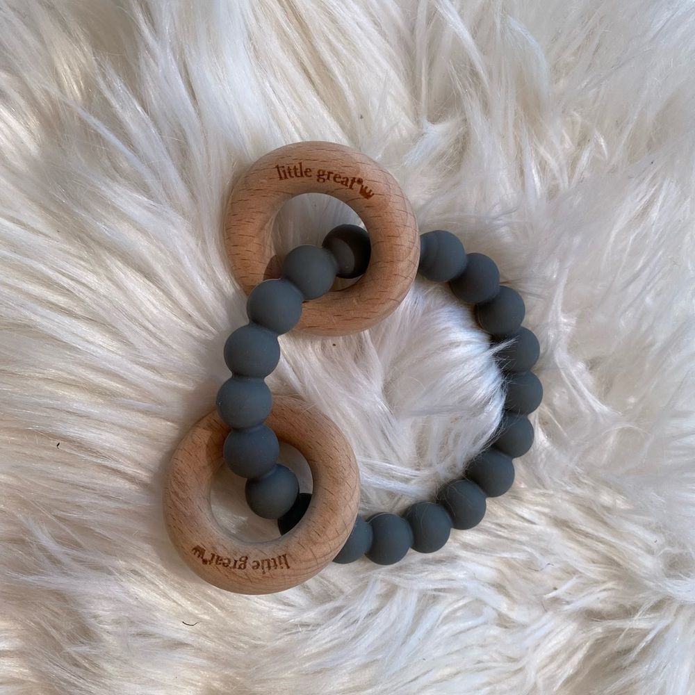 Rubber and wood teething ring - Picture 3 of 3